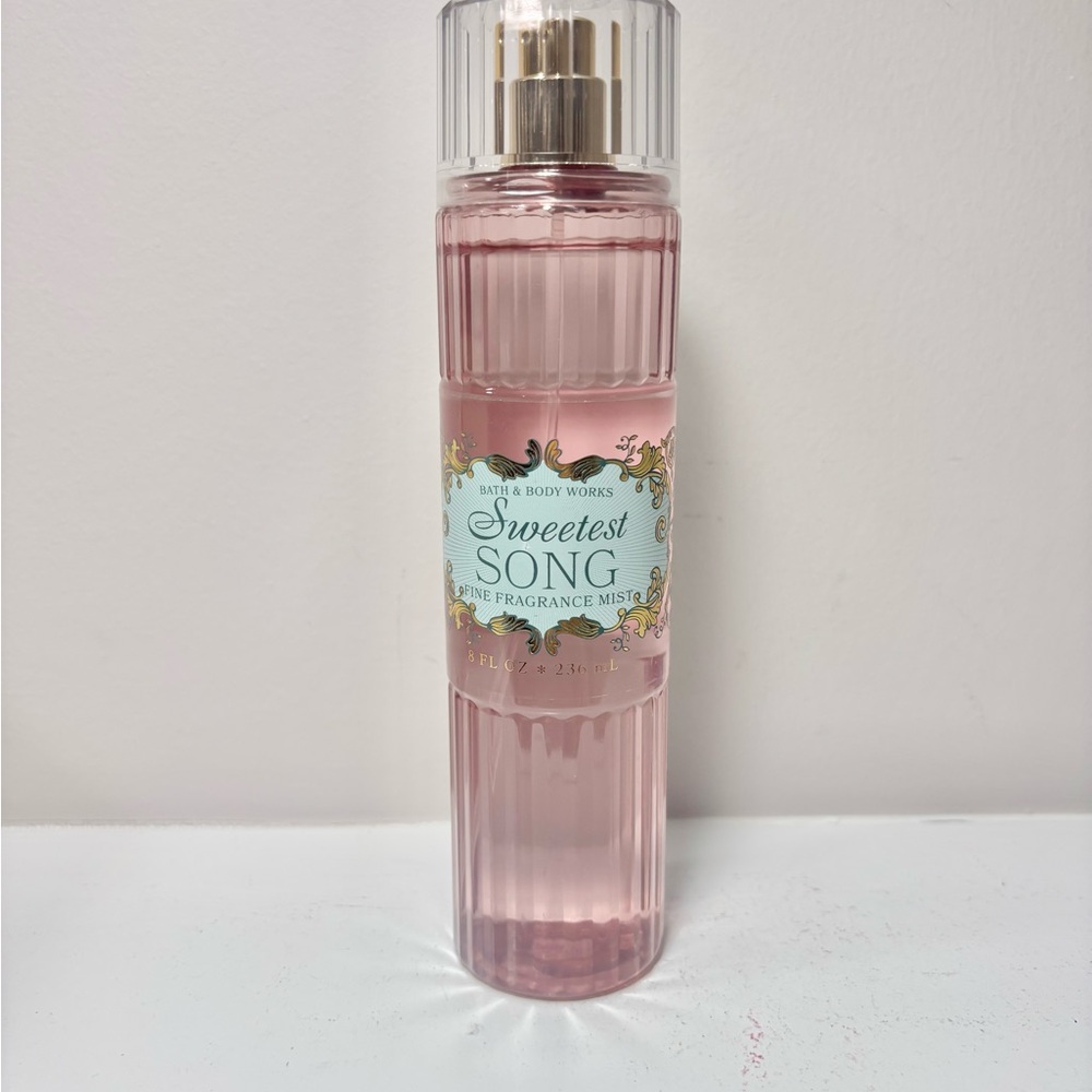 Bath & Body Works Sweetest Song Fragrance Mist 8 Fl Oz